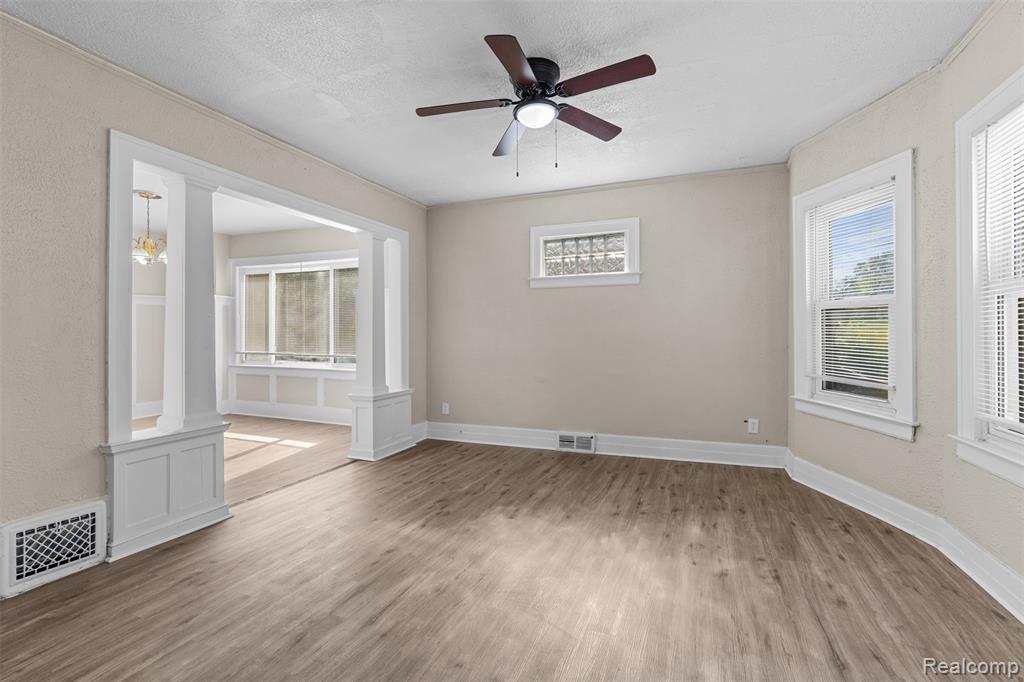 4840 Saint Clair Street, Detroit, MI 48214 — Photo 5
