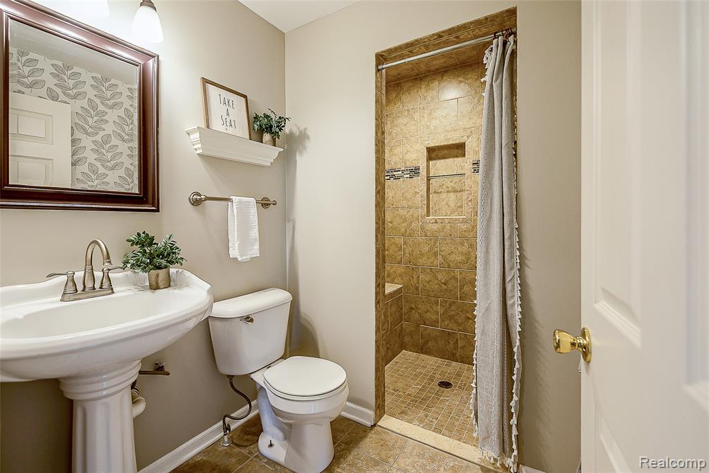 58721 Carriage Lane, South Lyon, MI 48178 — Photo 16