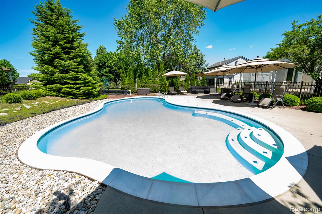 24729 SARAH FLYNN, Novi, MI — Photo 20