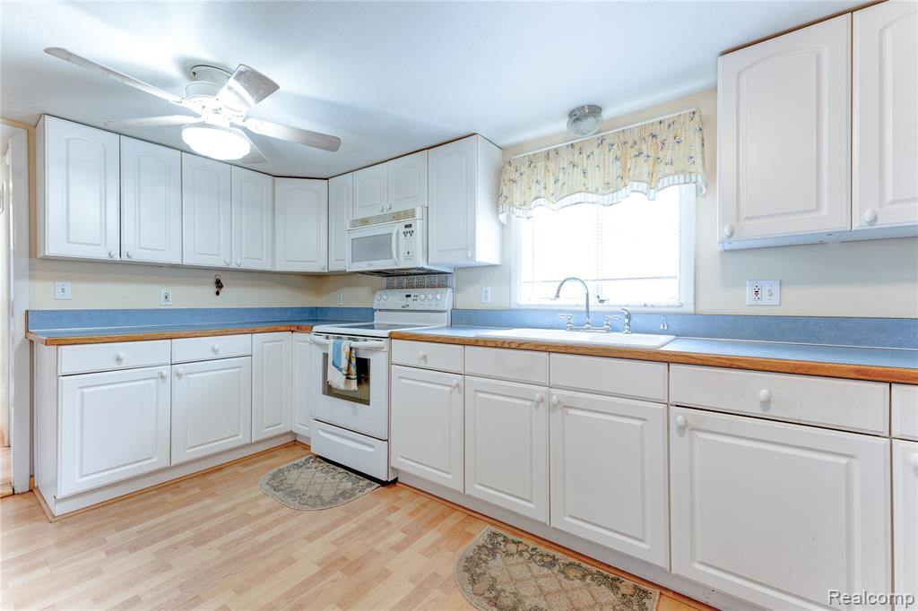 2190 W Maple Avenue, Flint, MI 48507 — Photo 12