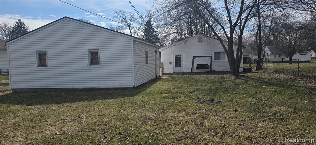 639 E Columbia Avenue, Pontiac, MI 48340 — Photo 17