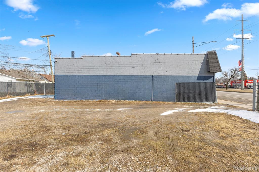 12434 8 Mile Road, Warren, MI 48089 — Photo 31