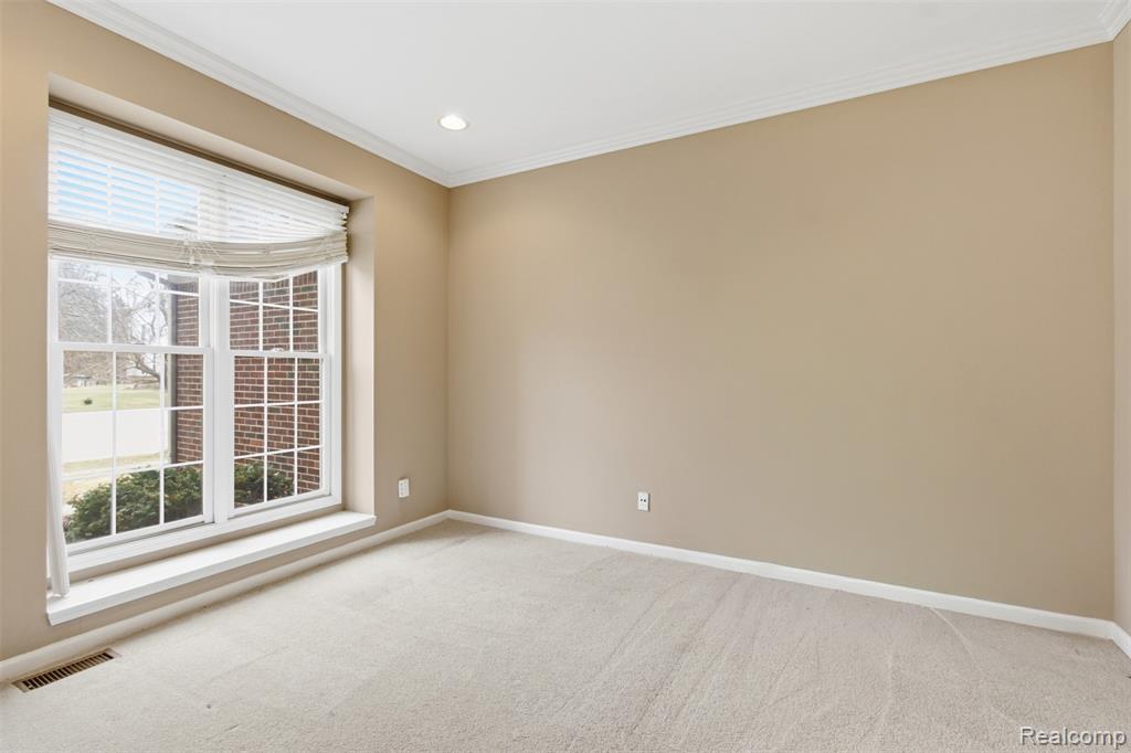 5139 Birkdale Drive, Commerce Twp, MI 48382 — Photo 29