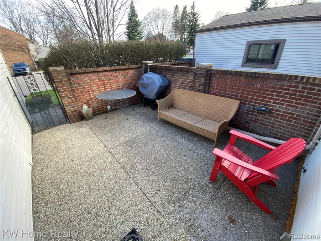 1110 Willow Grove Court, Rochester, MI 48307 — Photo 12