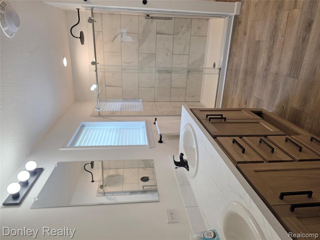 20 Hillview, Peck, MI 48466 — Photo 23