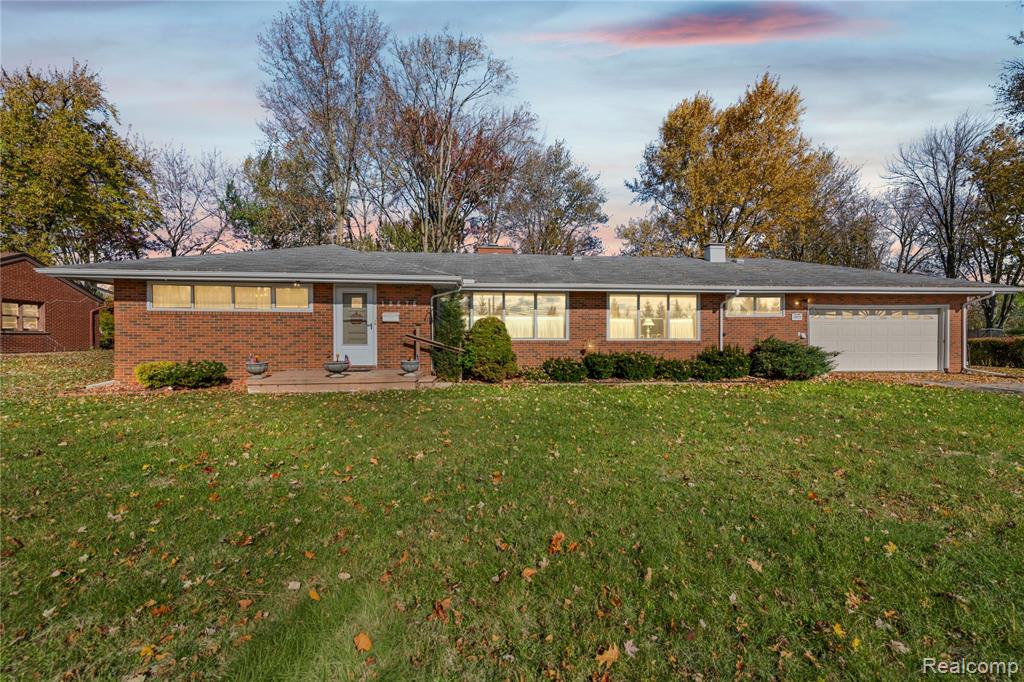 18676 Vreeland Road, Woodhaven, MI 48183 — Photo 2