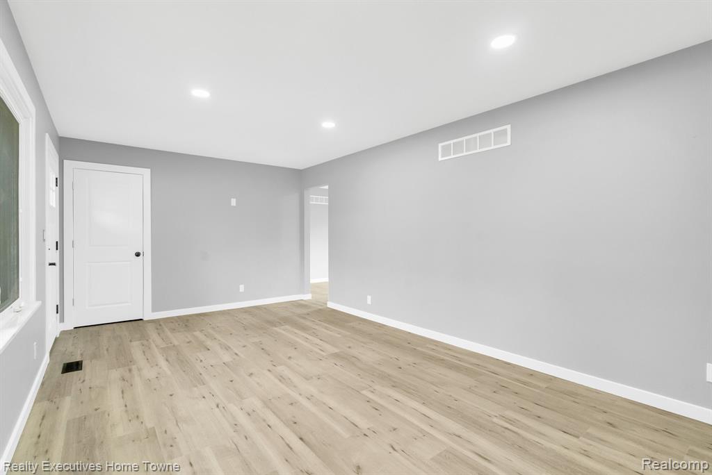 10990 Smiths Creek Road, Memphis, MI — Photo 12