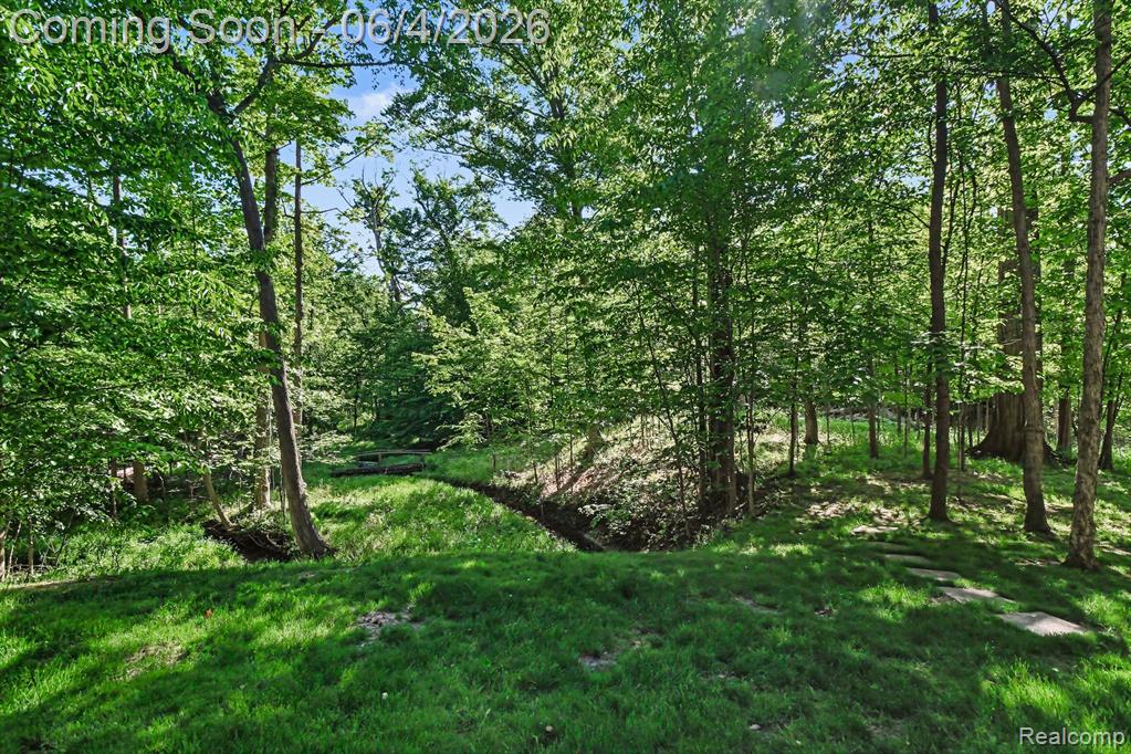 22586 N Nottingham Drive, Beverly Hills, MI 48025 — Photo 12