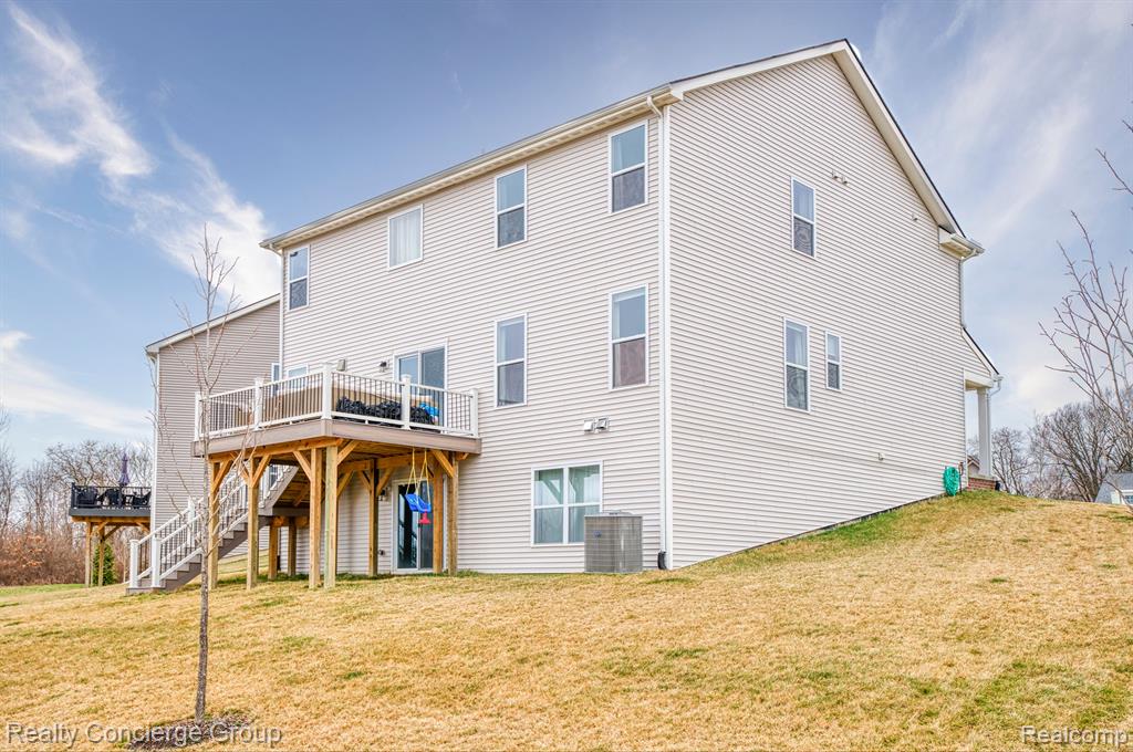 8030 CARSTON Lane, Brighton, MI 48116 — Photo 32