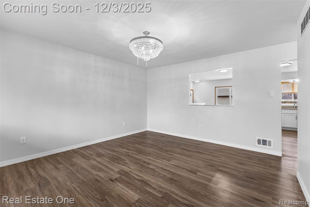 8456 Robindale Avenue, Dearborn Heights, MI 48127 — Photo 9