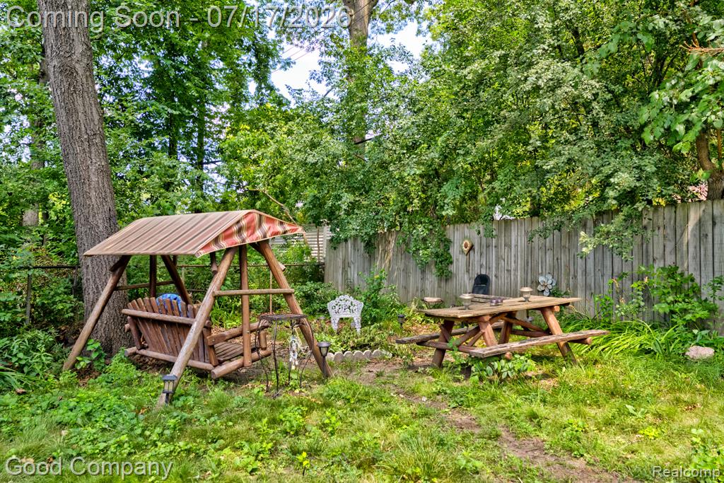 24310 Manistee Street, Oak Park, MI 48237 — Photo 49