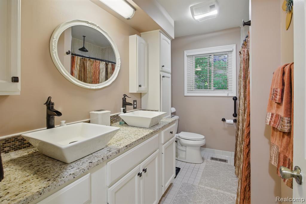 4371 Waverly Drive, Waterford, MI 48329 — Photo 14