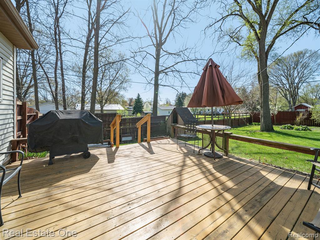 642 E HAMBURG Street, Pinckney, MI 48169 — Photo 18