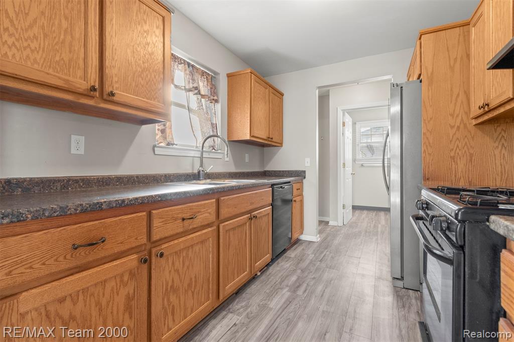 21025 Glen Lodge Road, Ferndale, MI 48220 — Photo 18