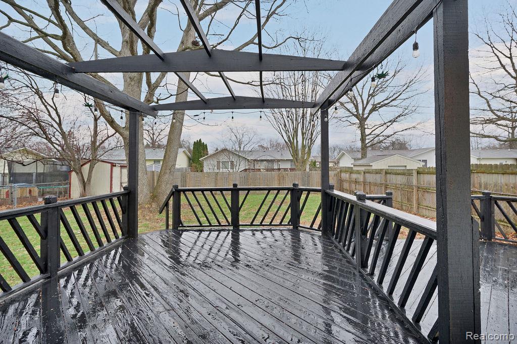 807 Saint Bernard Street, Marysville, MI 48040 — Photo 24
