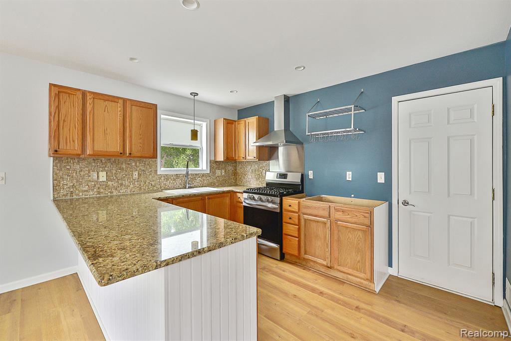 7860 LAKESHORE Road, Whitmore Lake, MI 48189 — Photo 22