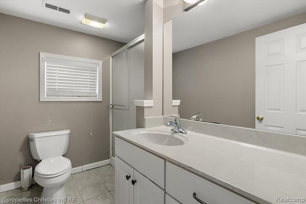 5863 Clarkston Road, Clarkston, MI 48348 — Photo 27