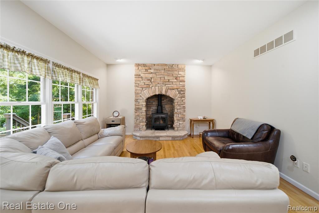 8450 Merrill Road, Whitmore Lake, MI 48189 — Photo 16