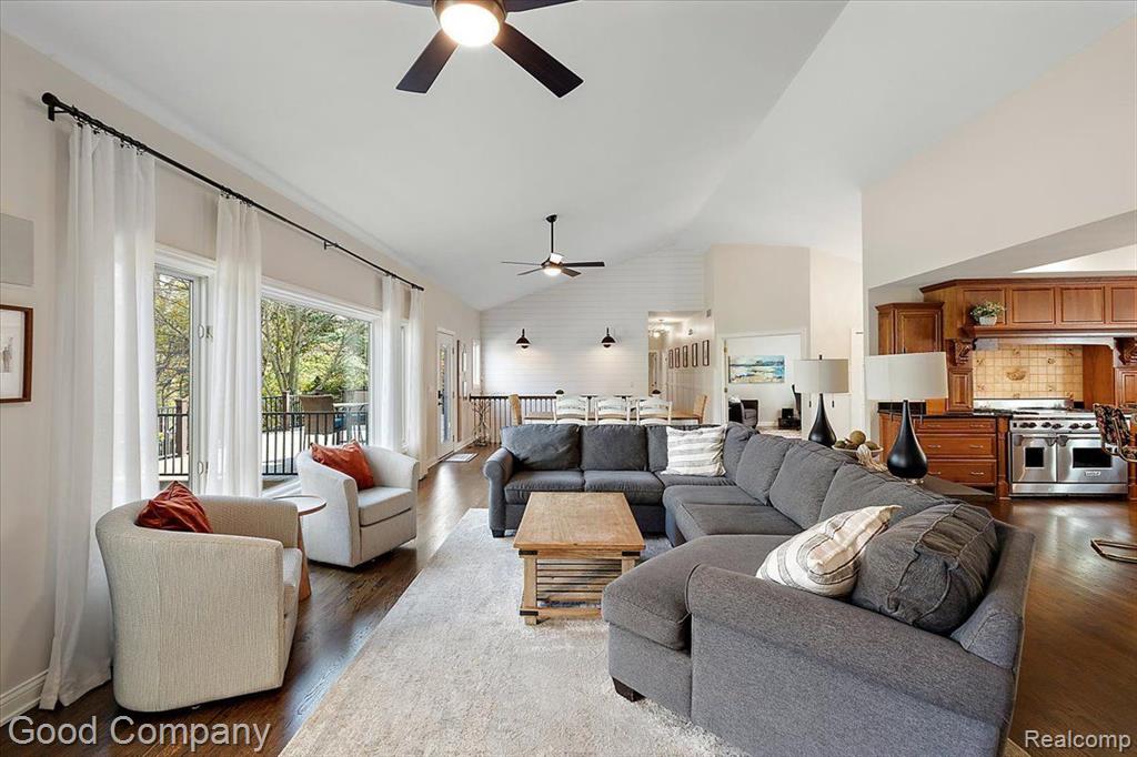 4671 BURNLEY Drive, Bloomfield Hills, MI 48304 — Photo 17