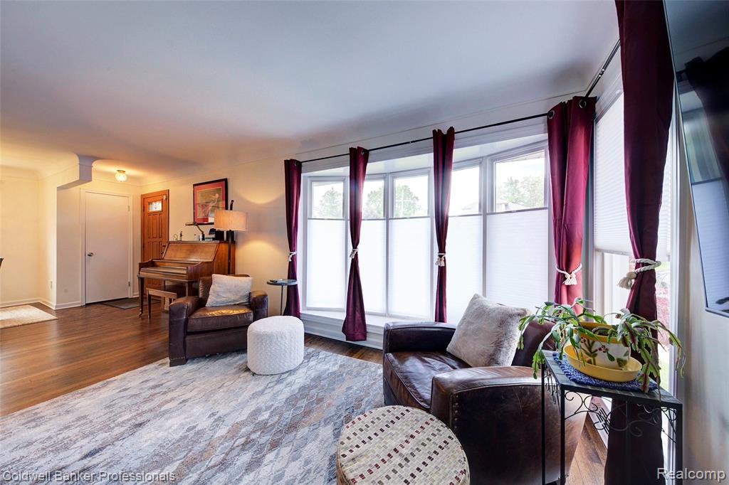 702 Woodlawn Avenue, Royal Oak, MI 48073 — Photo 9