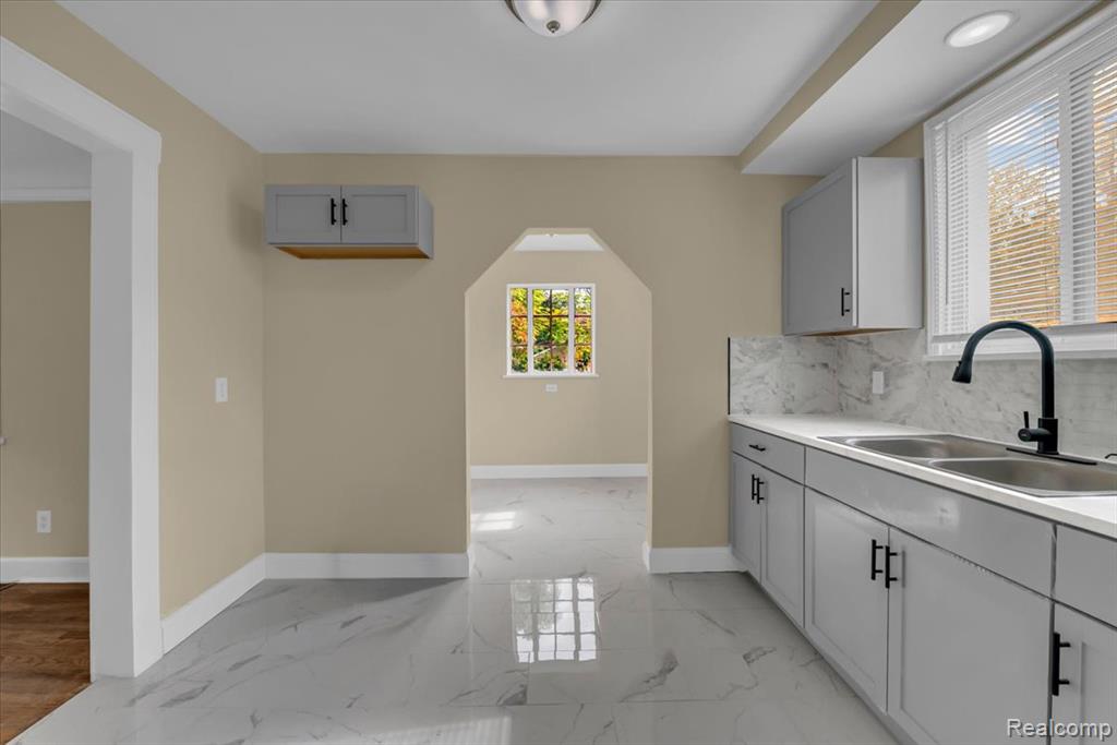 16862 Sorrento Street, Detroit, MI 48235 — Photo 12