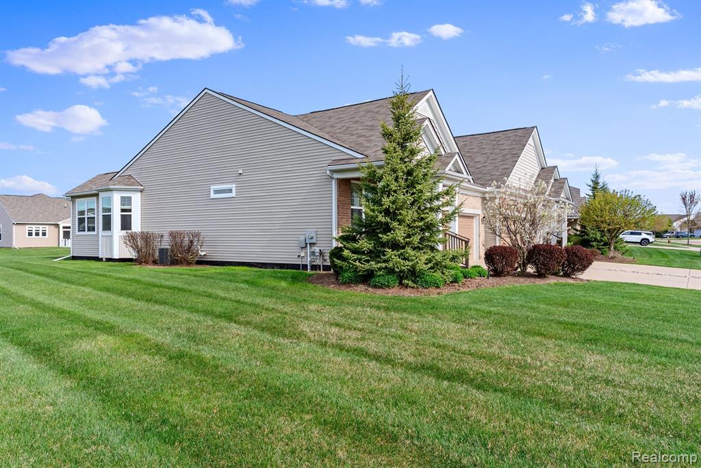 6475 PRAIRIE DUNES Drive, Grand Blanc, MI 48439 — Photo 2
