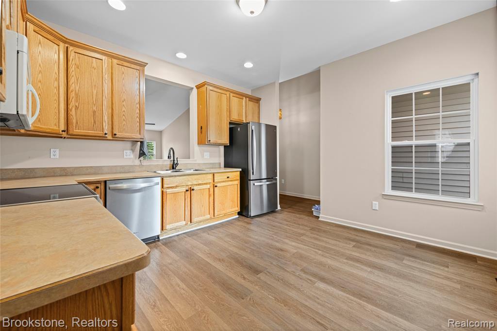 3568 Grove Lane, Auburn Hills, MI 48326 — Photo 6