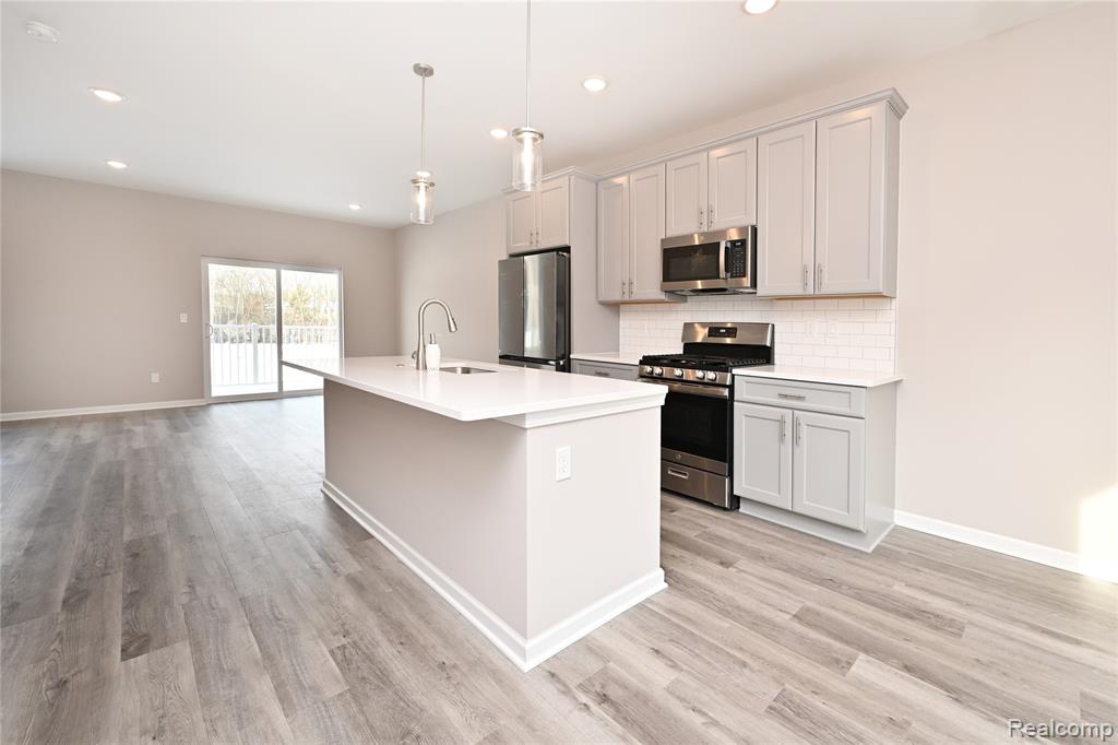 4861 Parkside Lane, Troy, MI 48085 — Photo 10