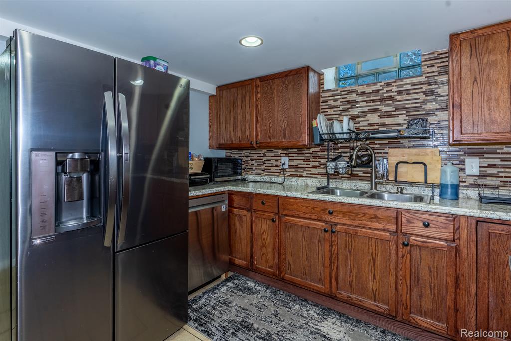 4127 MCKINLEY Street, Dearborn Heights, MI 48125 — Photo 15