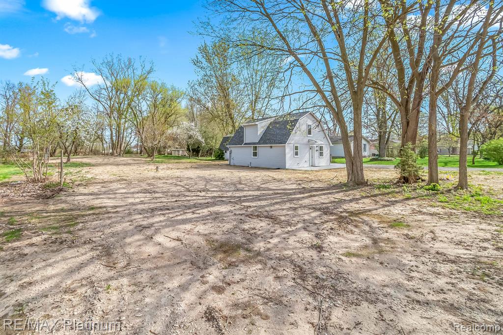 43680 BURTRIG Road, Belleville, MI 48111 — Photo 5