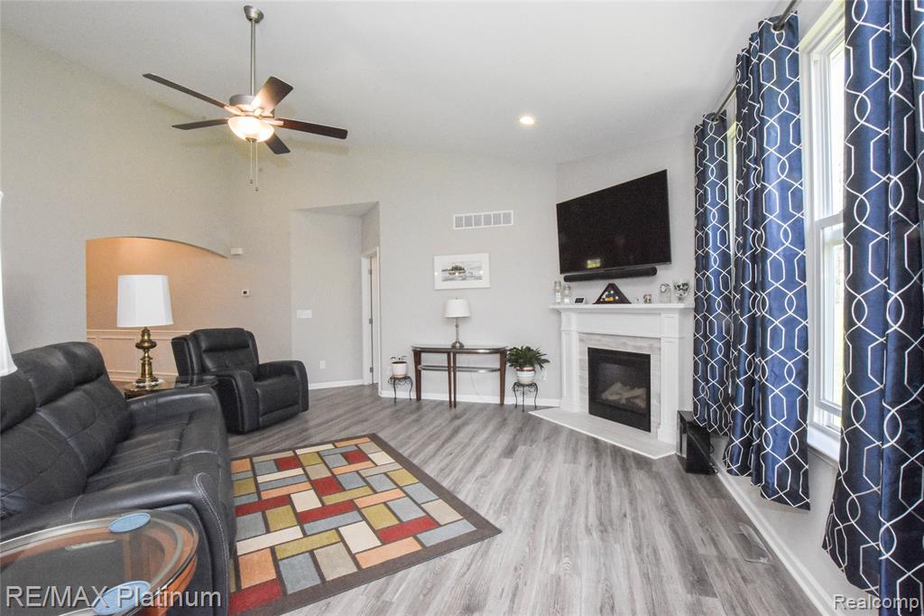 3003 Bogues View Drive, Howell, MI 48843 — Photo 10