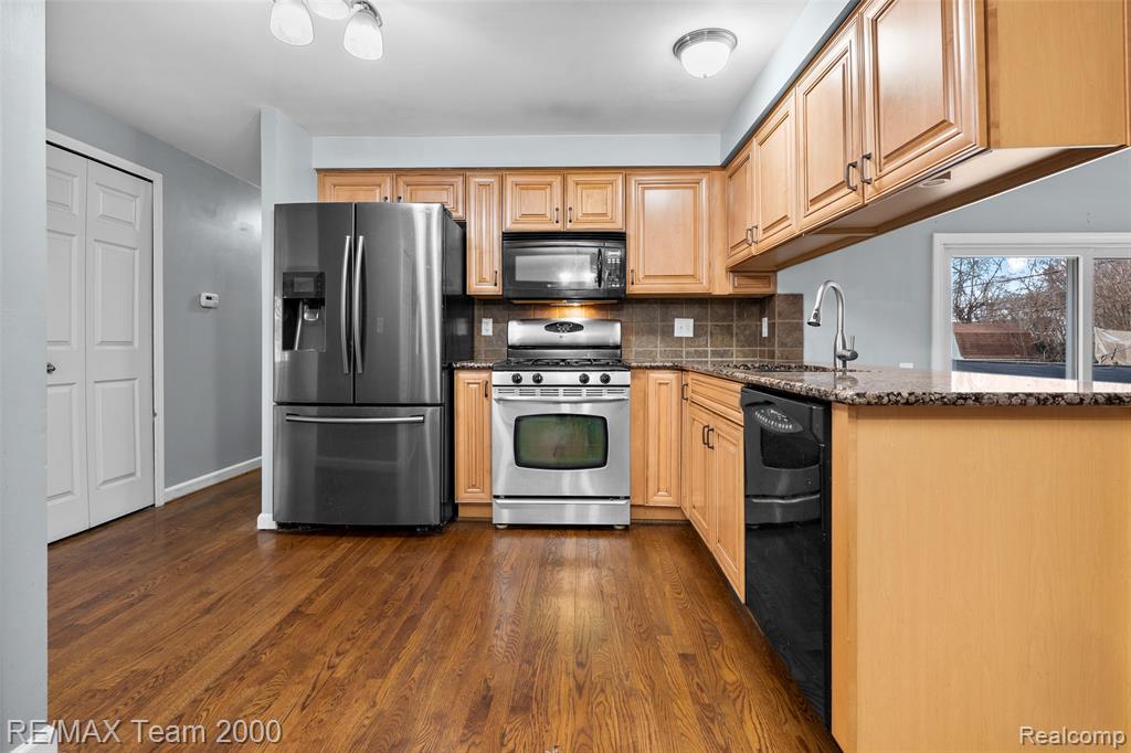 39784 Hillary Drive, Canton, MI 48187 — Photo 6