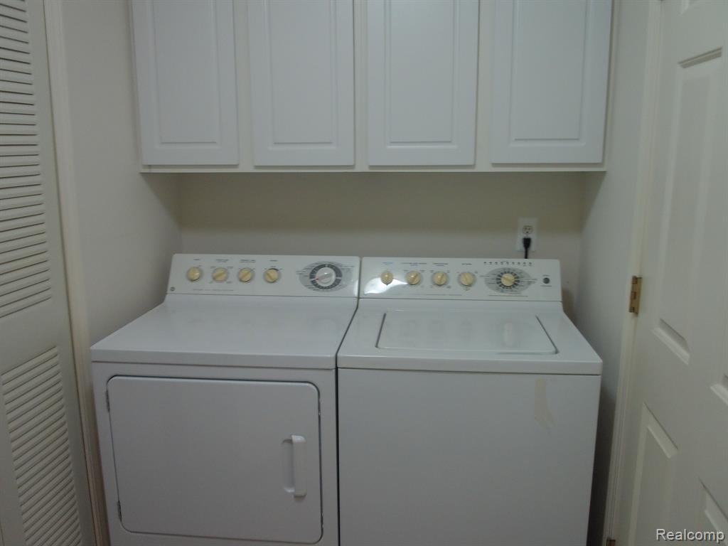 2009 MONARCH Drive, Shelby Twp, MI 48316 — Photo 10