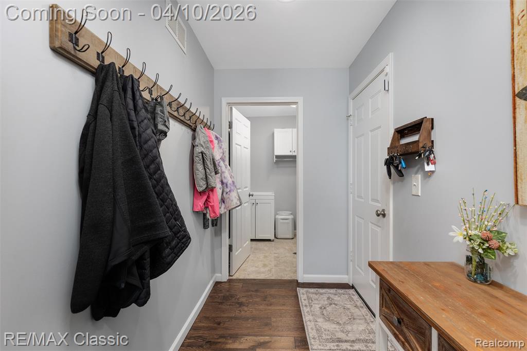 484 W Beechdale Street, Commerce Twp, MI 48382 — Photo 14