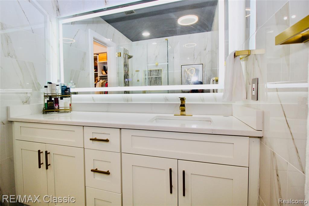 42160 Woodward Avenue, Bloomfield Hills, MI 48304 — Photo 21