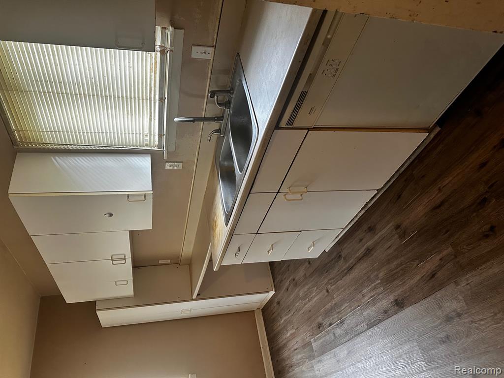 61 E New York Avenue, Pontiac, MI 48340 — Photo 3