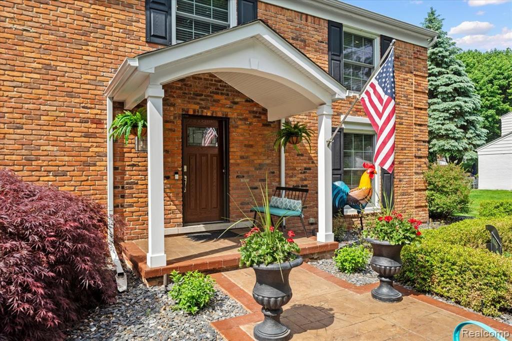 931 S Shady Hollow Circle, Bloomfield Hills, MI 48304 — Photo 4