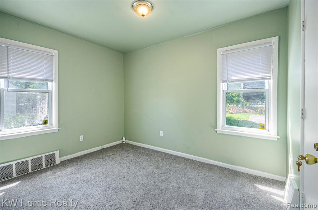 8051 Ashton Avenue, Detroit, MI 48228 — Photo 8