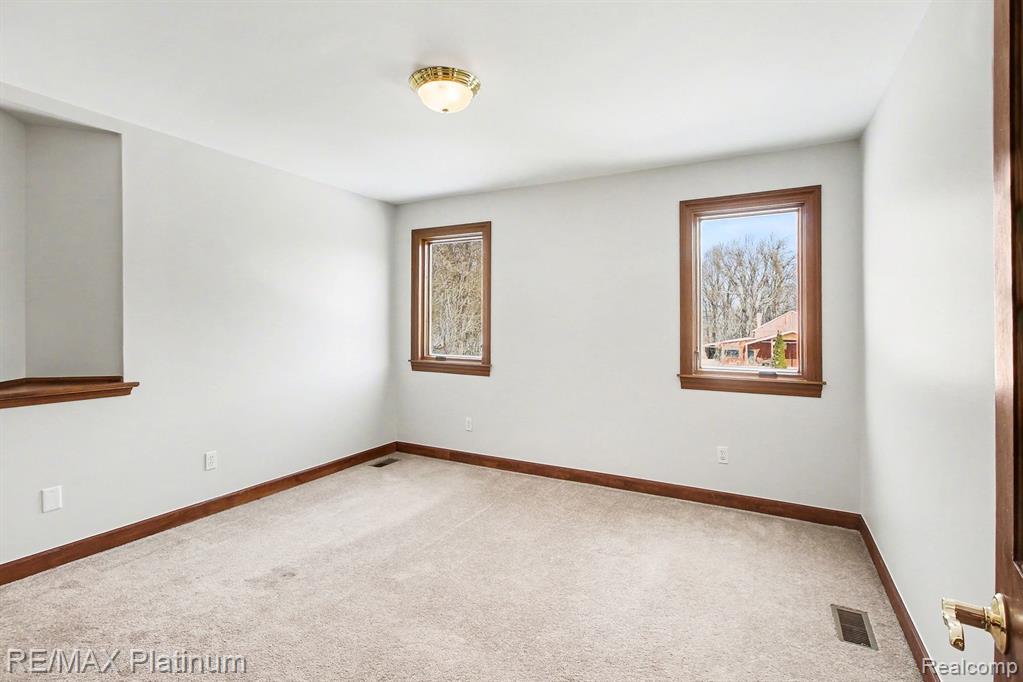 5245 FLEMING ROAD, Fowlerville, MI 48836 — Photo 17