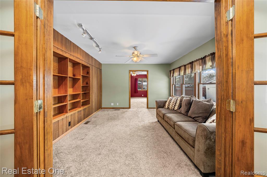 28615 Bloomfield Drive, Lathrup Village, MI 48076 — Photo 13