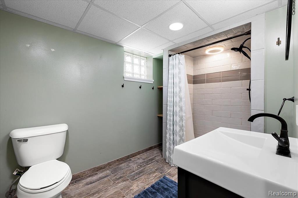 854 PINECREST Drive, Ferndale, MI 48220 — Photo 28