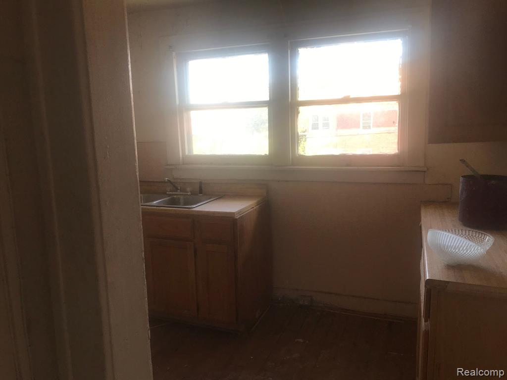 5200 MAPLEWOOD Street, Detroit, MI 48204 — Photo 30