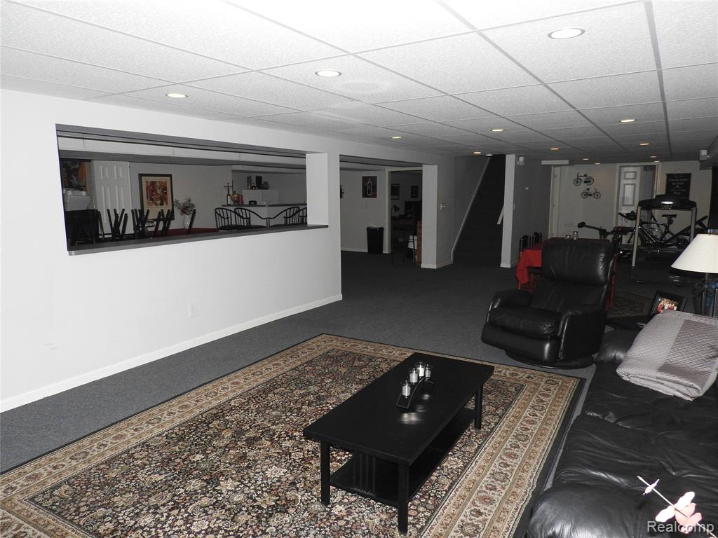 43124 Gina Drive, Sterling Heights, MI 48314 — Photo 31