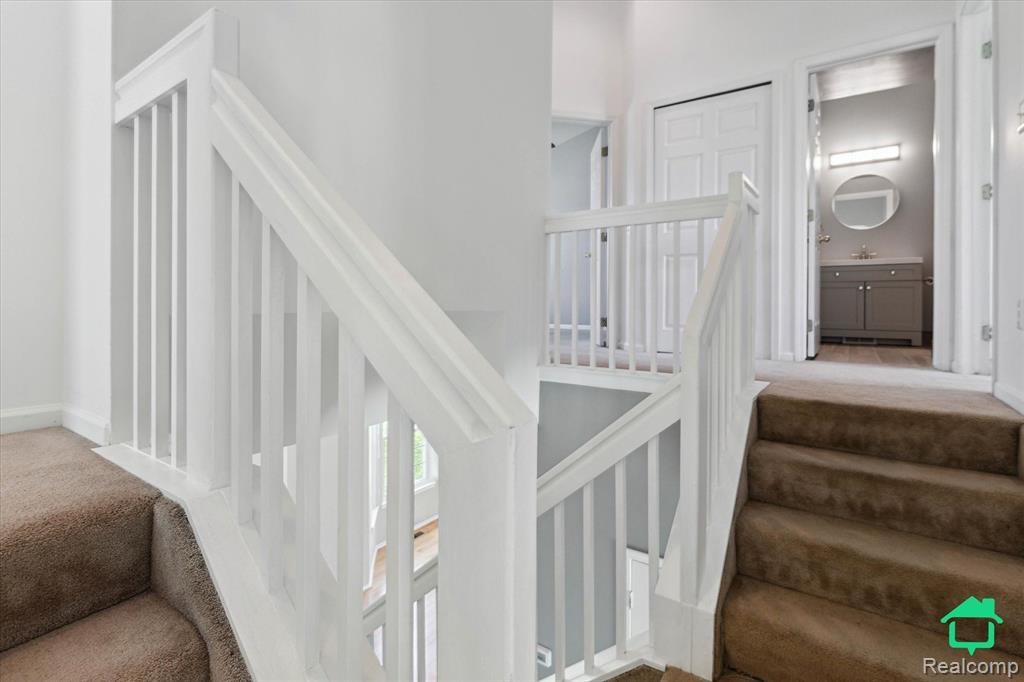 7458 Knollwood Drive, Ypsilanti, MI 48197 — Photo 9
