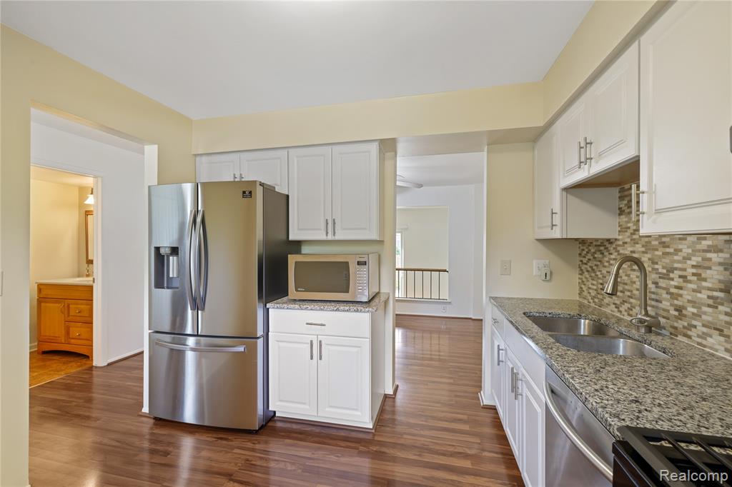 1747 Brentwood Drive, 305, Troy, MI 48098 — Photo 6