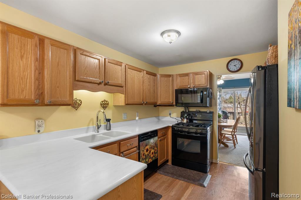 42046 SARATOGA Circle, Canton, MI 48187 — Photo 13