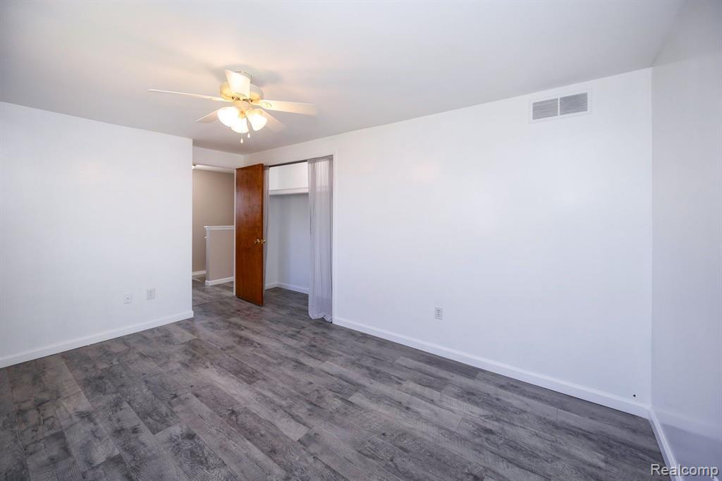 9722 BLAUVELT Drive, Grosse Ile, MI 48138 — Photo 31
