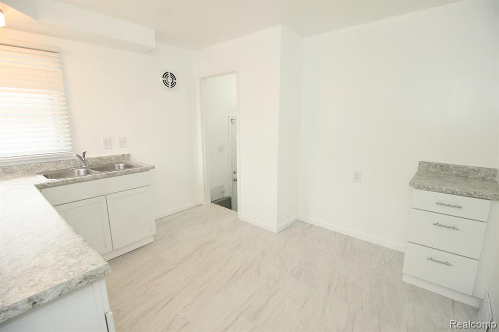 18112 Justine Street, Detroit, MI 48234 — Photo 8