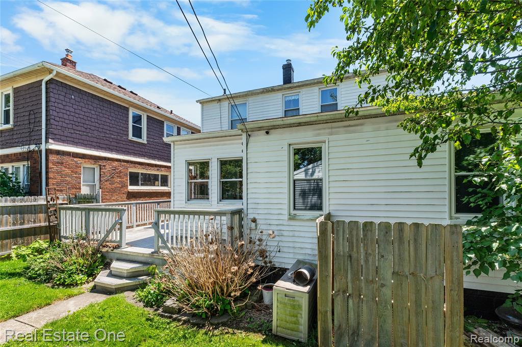1712 Ash Street, Wyandotte, MI 48192 — Photo 8