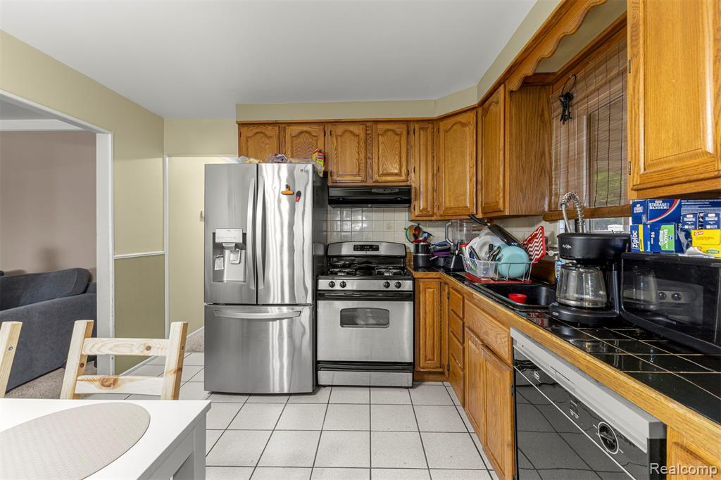 939 Stewart Avenue, Lincoln Park, MI 48146 — Photo 13